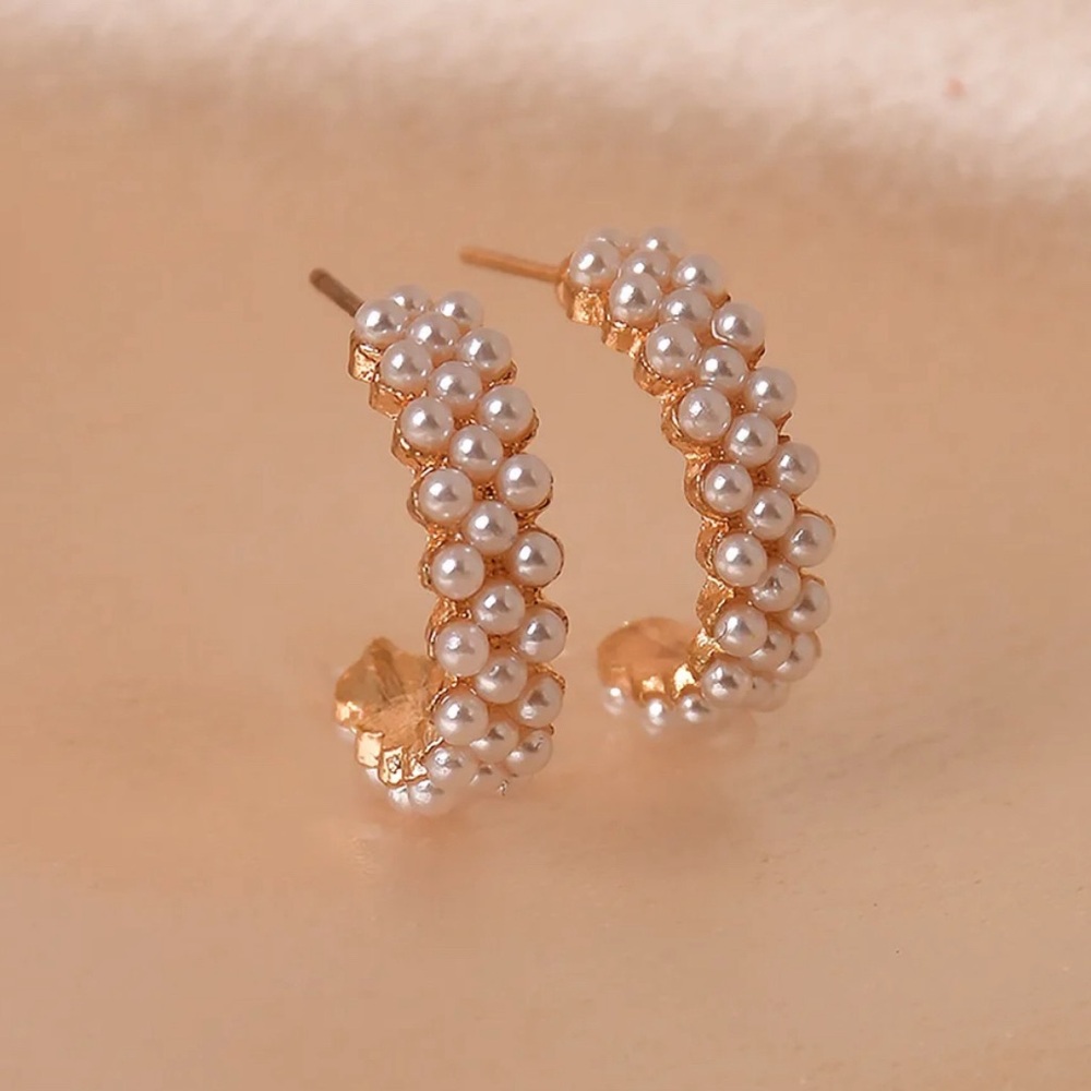 Target Round Pearl Hoop - Picture 7 of 9
